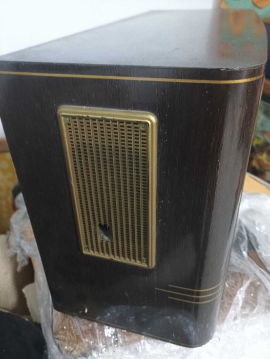 Rádio Antigo a Válvulas Schaub-Lorenz Savoy (1958)