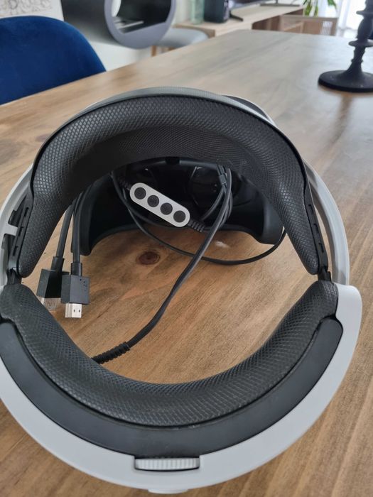 VR Glasses + PS4 Camera + VR World's Game. Like New64739329480321121