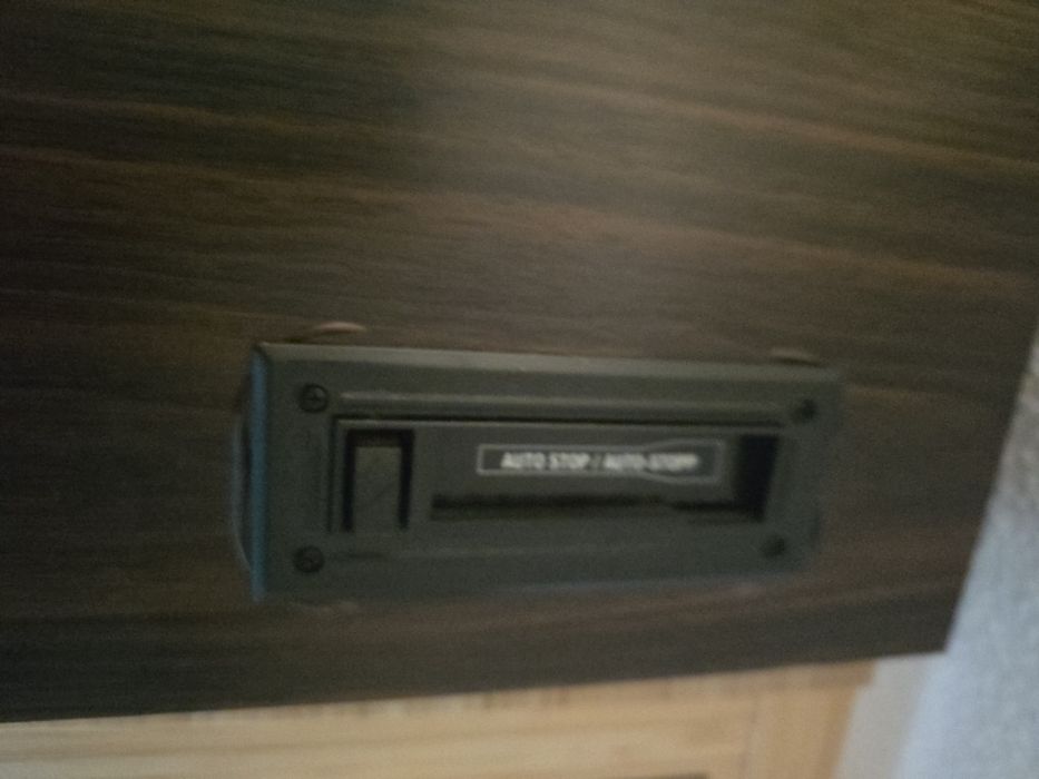 Victrola 6-in-1 Premium – Gira-Discos + CD + Cassete + Bluetooth