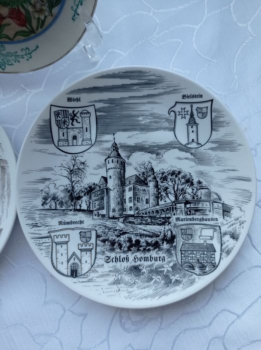 Zestaw 3 porcelanowych talerzy