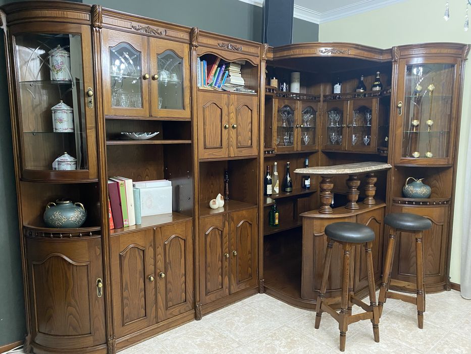 Bar completo em nogueira