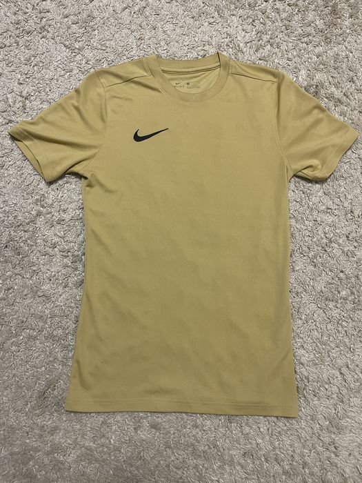 Футболка nike dri fit