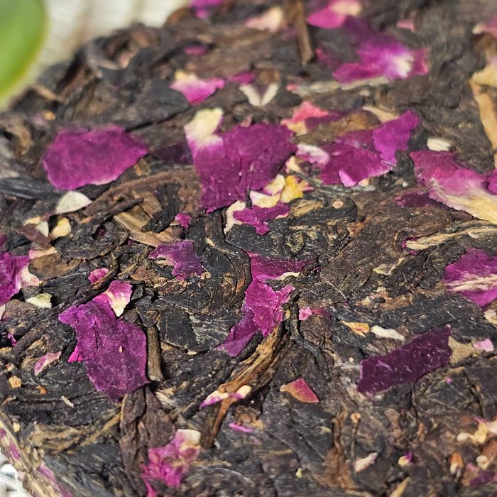 Дянь Хун 2025р 》• чорний чай з пелюстками троянди •《 50г від Сонгде