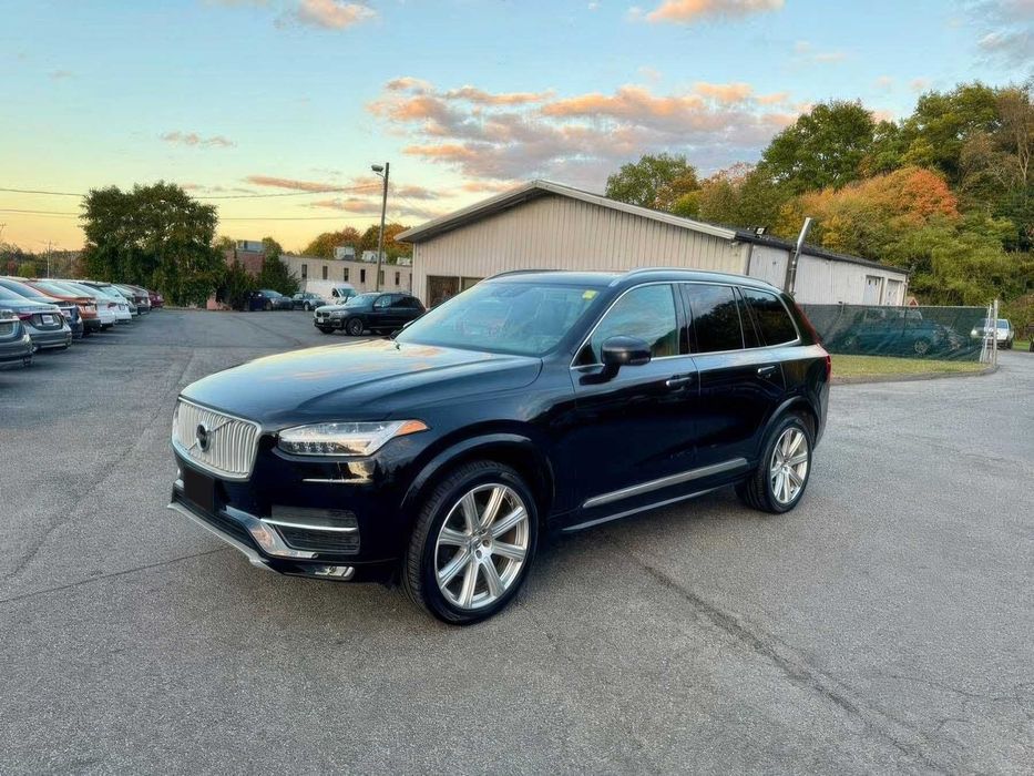 Volvo XC90      2020