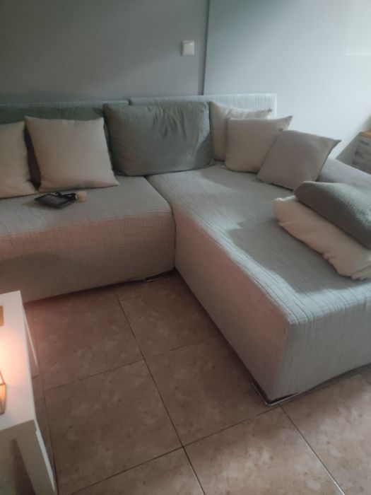 Sofá preto, chaise long