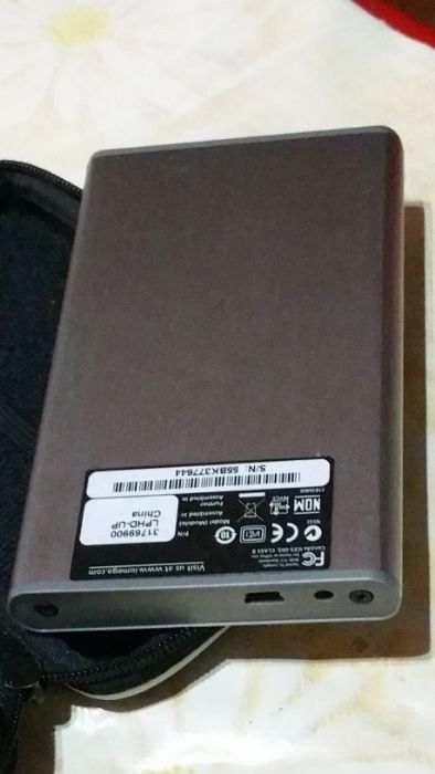 DiscoS RígidoS externoS 320 GB + 1TB pouco usadoS, como novoS