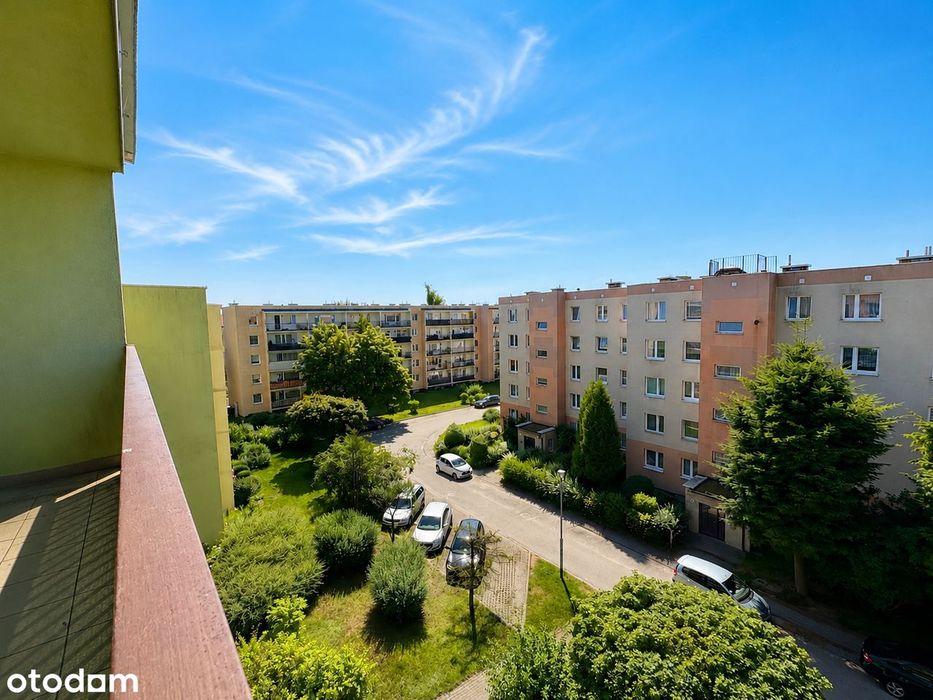 Spółdzielcze M3 O Idealnym Układzie Z Dużym Balkonem!