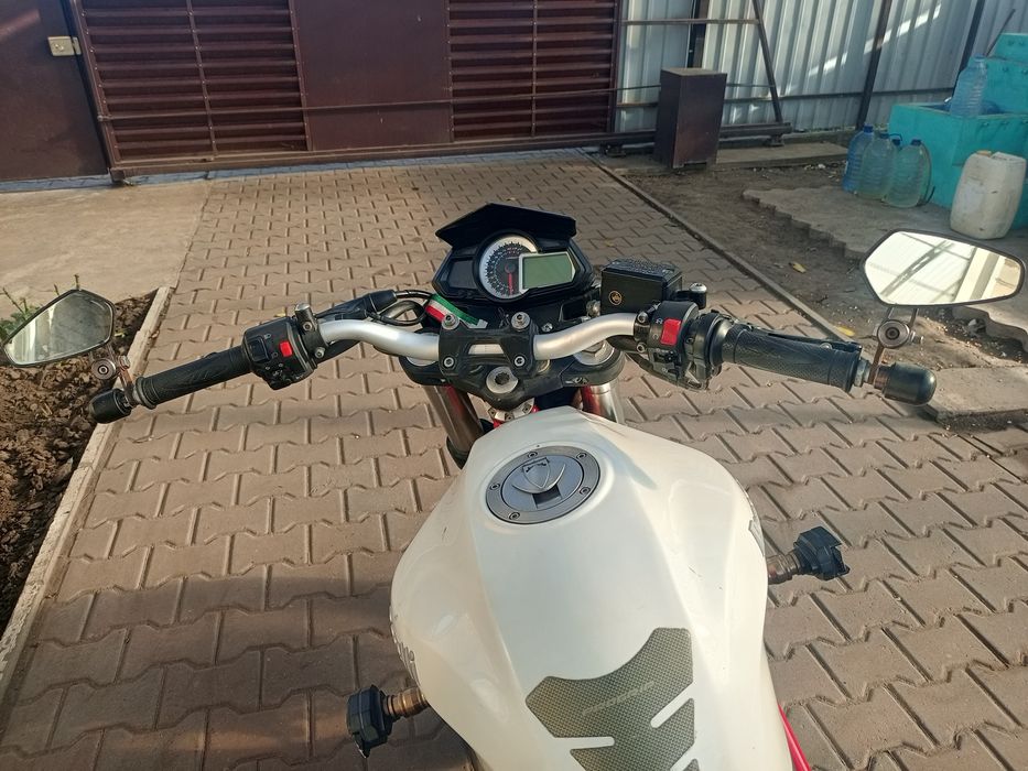 Мотоцикл Benelli TNT300