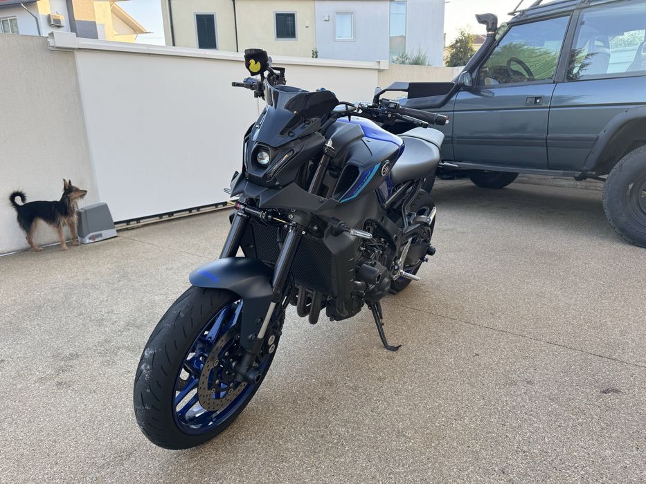 Yamaha MT-09 2023 — Akrapovic + Extras