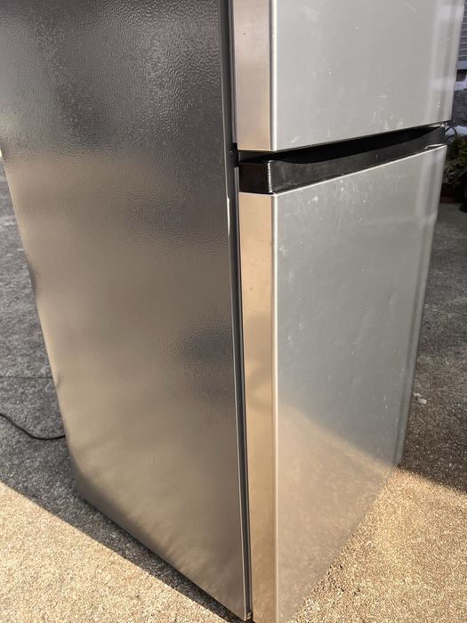 Frigorífico Combinado HISENSE - 304L - 186 cm - INOX