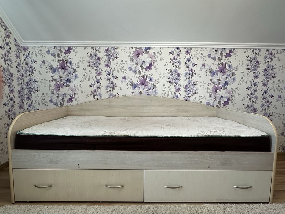 Продам односпальне ліжко