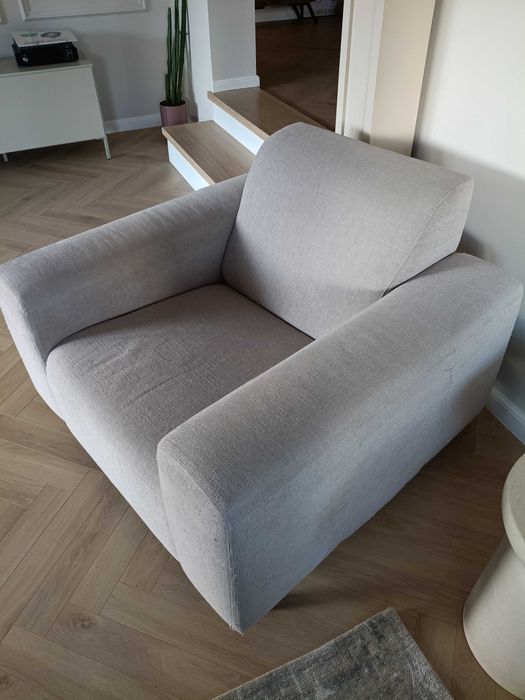 Fotel jasno szary. Używany.