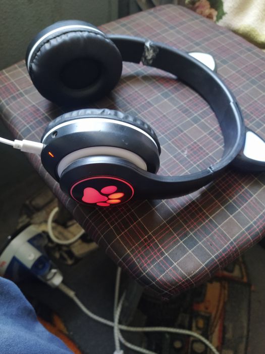 Наушники беспроводные, б/у.Мышь компьютерная USB