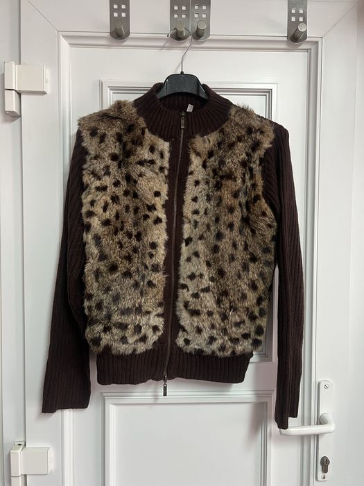 Casaco de inverno, com padrao animal