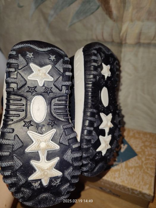 Buty zimowe 22 na zamek