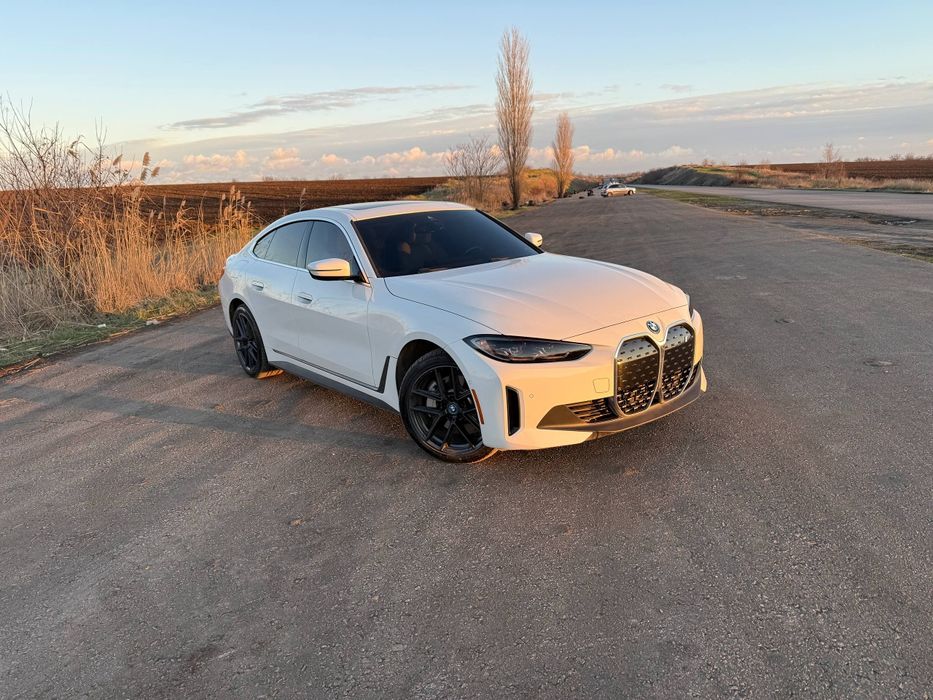Bmw i4 стан нової