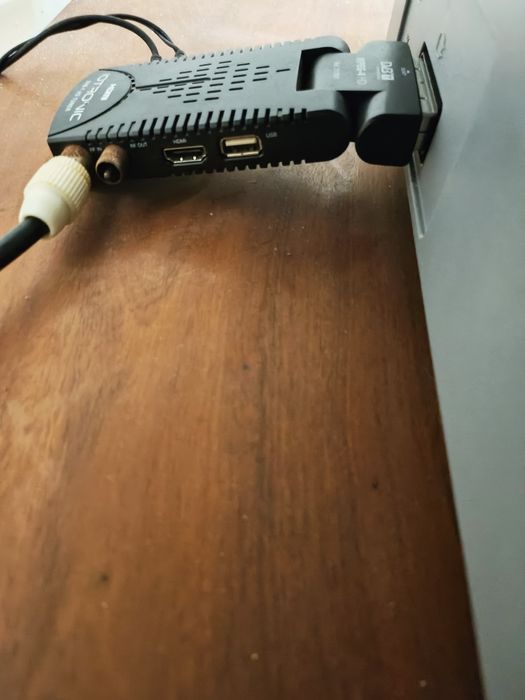 Recetor Televisão Digital Terrestre TDT da marca IOTRONIC