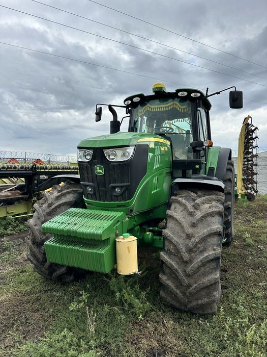 John Deere 6195M