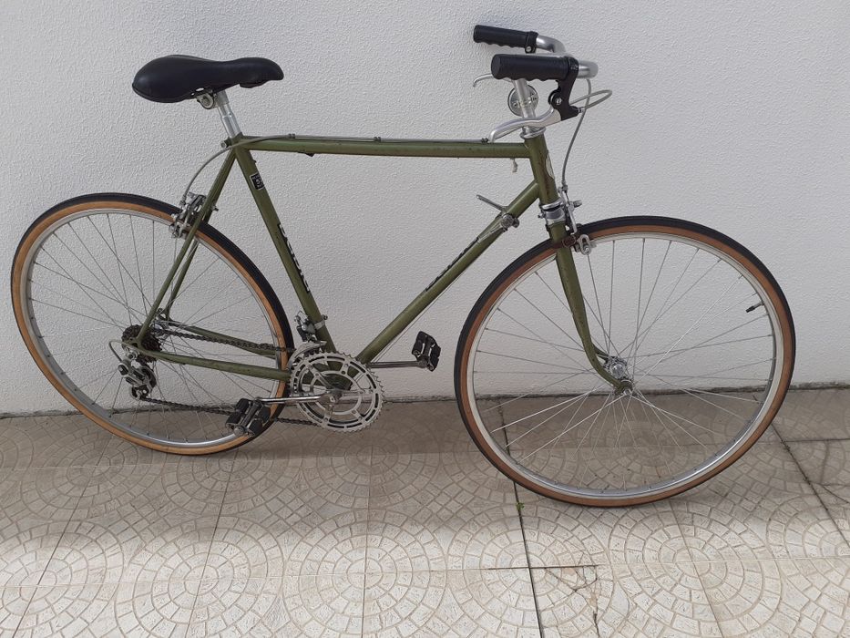 Bicicleta Diana impecável roda 26x1"1/4 conforme foto.