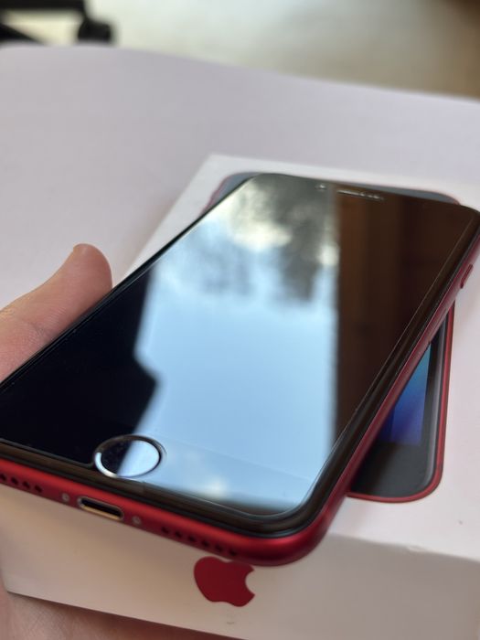 iPhone SE 2022 (3 gen) czerwony