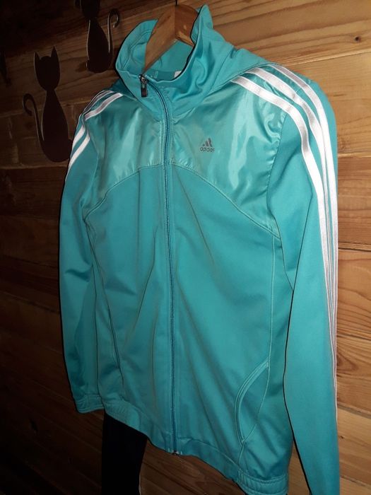 Продам спортивный костюм Adidas