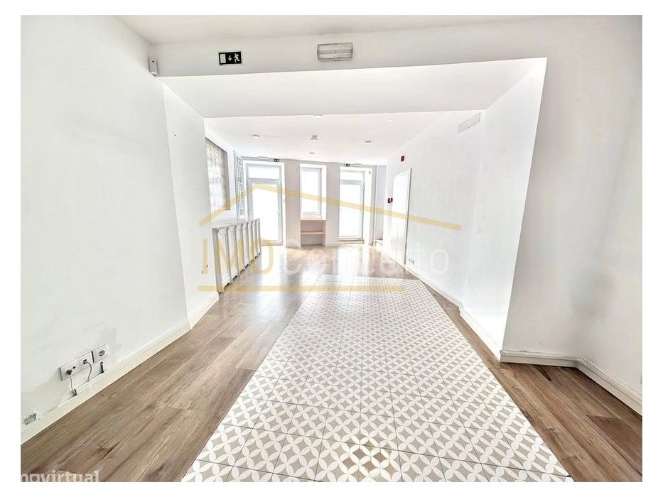 Loja/ possibilidade de afectação p/ habitação II Torres Novas