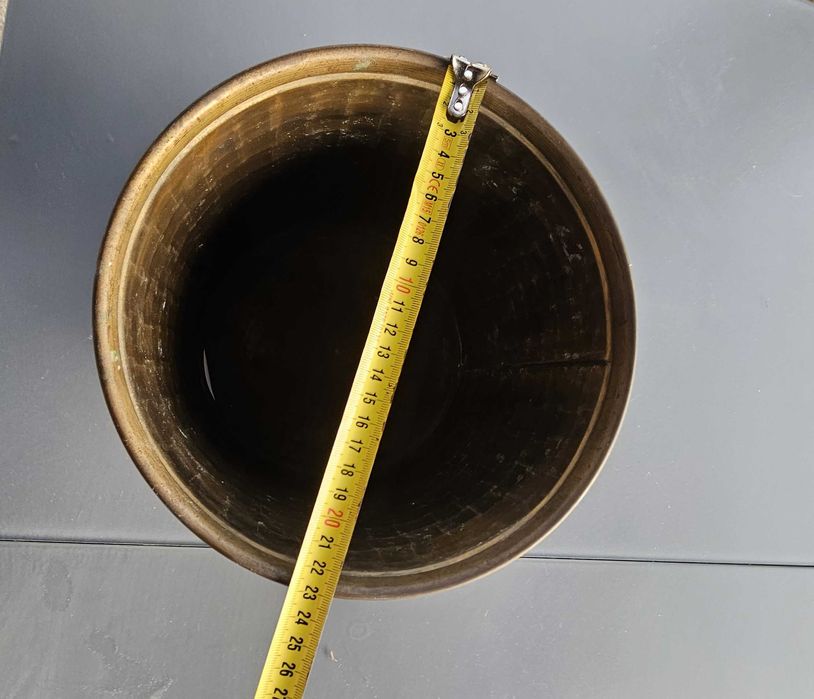 Vaso cachepot em latão