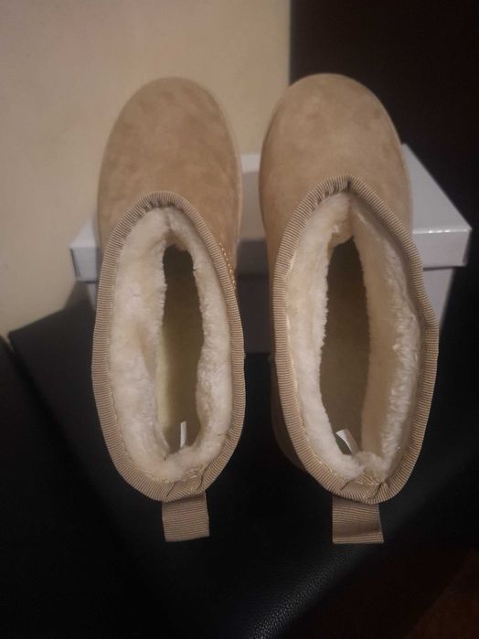 Botas com pêlo no interior