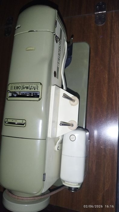 Máquina Singer e Bernina Favorit
