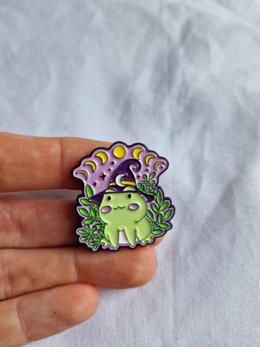 Przypinka pin wpinka pins złota broszka alternative gothic żaba witch
