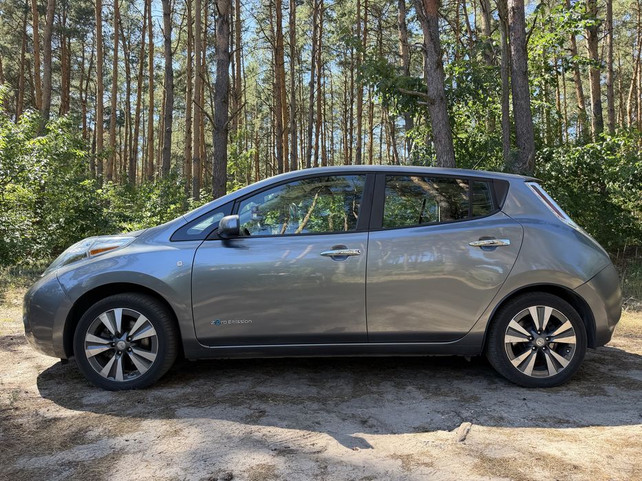 Електроавтомобіль Nissan Leaf 2015