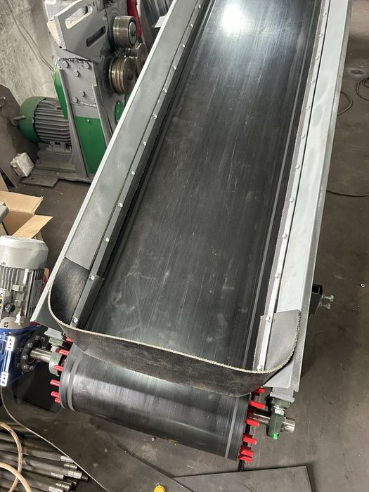 Транспортер стрічковий волокуша для переміщеняя торфу угля мішків