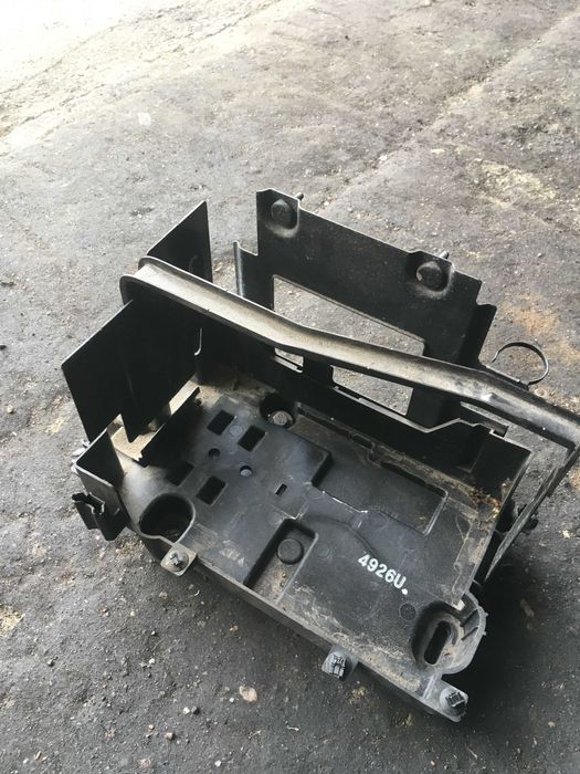 Opel mokka podstawa akumulatora obudowa komputera komplet