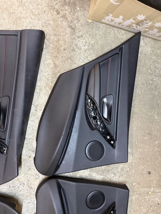 Карти BMW F30 кожа з полоскою