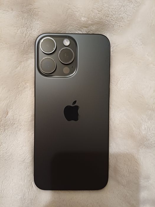 iPhone 15 Pro Max 128 GB – bardzo dobry stan | 87% baterii | Etui