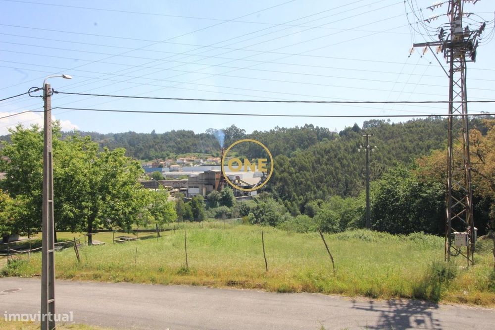 Lote de terreno de construção com 700m2 de área em Bairro para venda