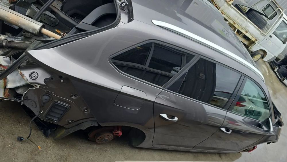 Porta tras lado passageiro completa seat leon st