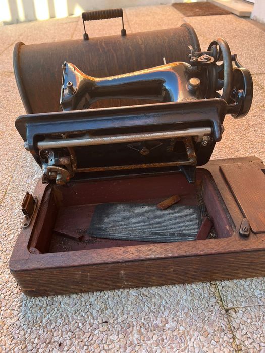 Máquina de costura antiga
