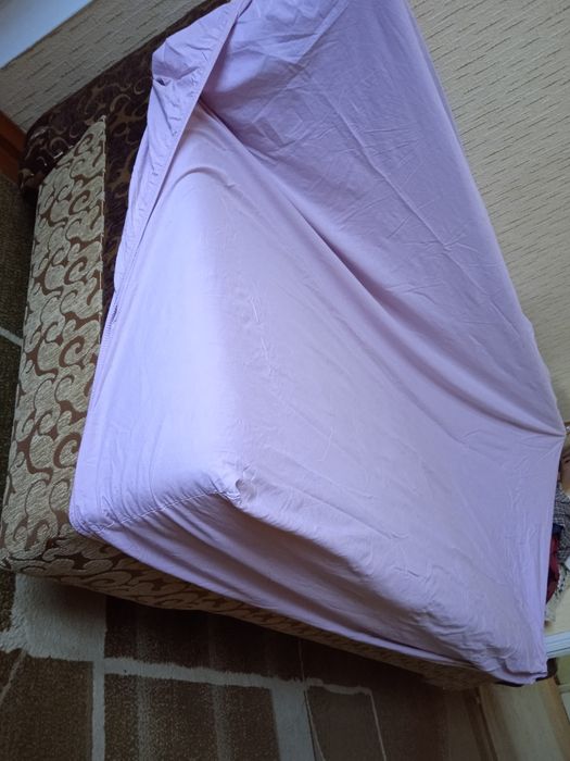 Хлопковая простынь на резинке Tesco. 137х190+25