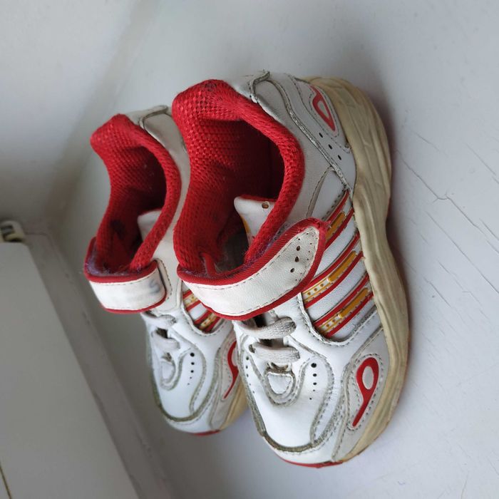Шкіряні кросівки на дівчинку Adidas 23р. 14.5 см.
