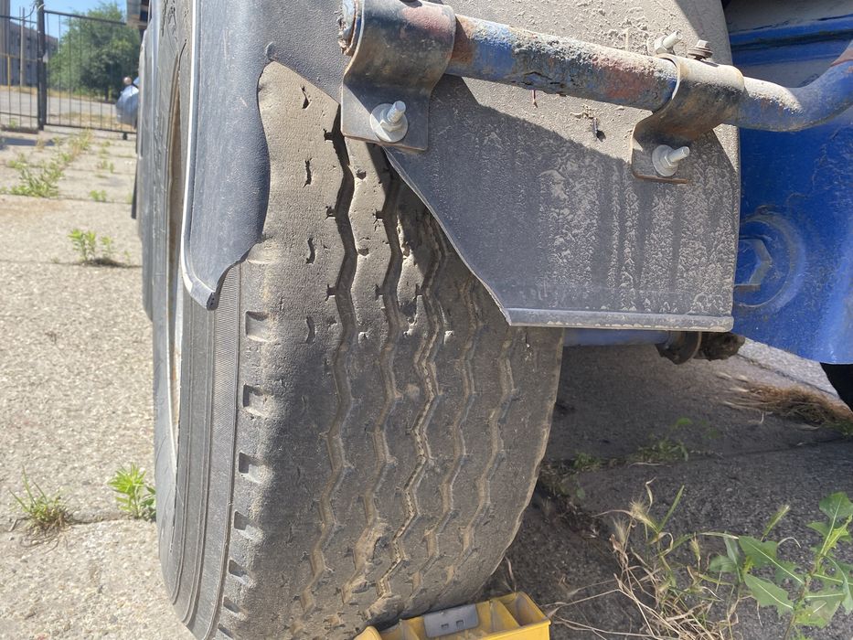 Напівпричіп зерновоз 60 м3