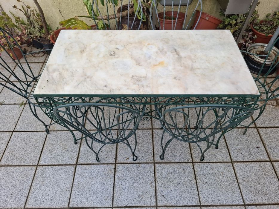 Mesa em ferro forjado com 6 cadeiras