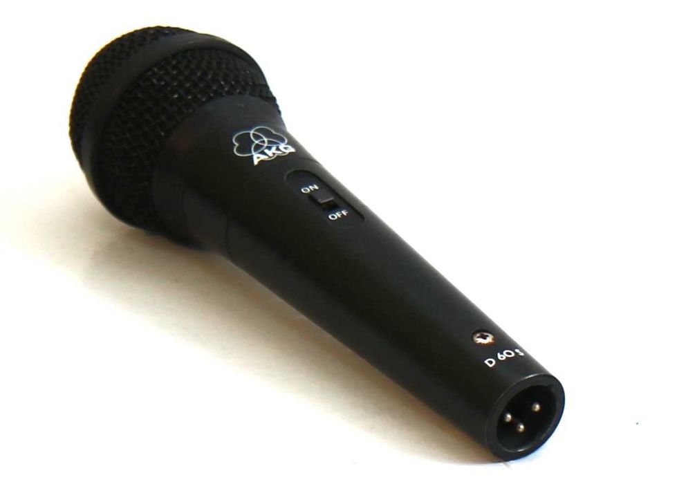 Microfone AKG D60s a funcionar na perfeição