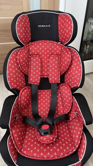Автокрісло XOMAX з ISOFIX
