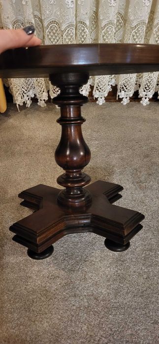 Mesa pequena em madeira - muito antiga