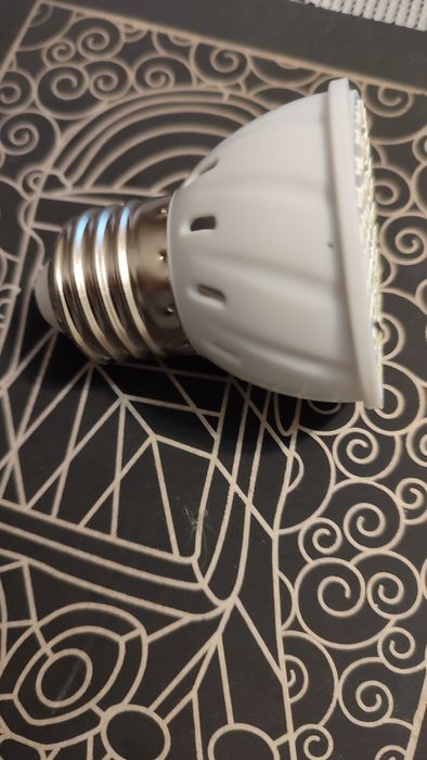 Lampada led E27 8w