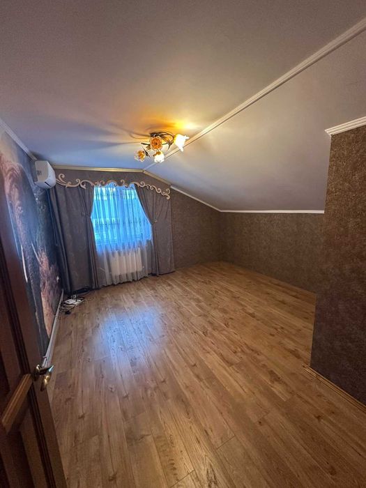 Продаж будинку в Левкові