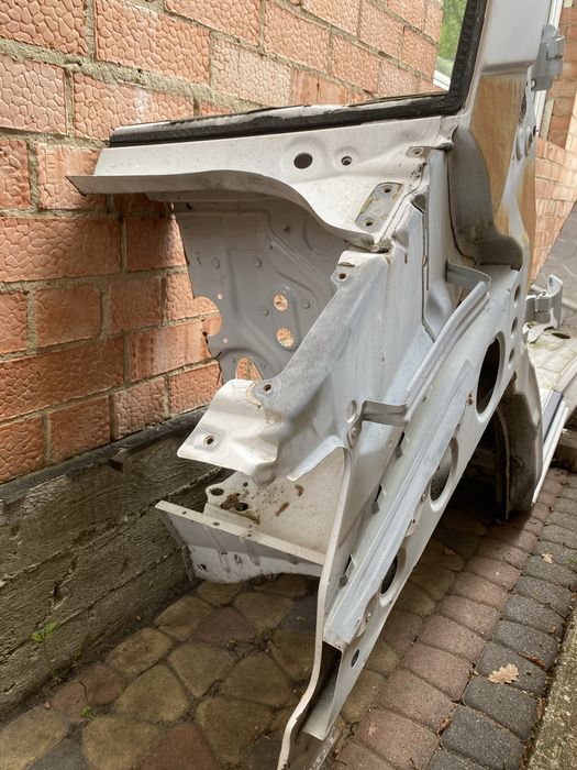 Sprinter 906 лонжер стойка передній лівий та правий