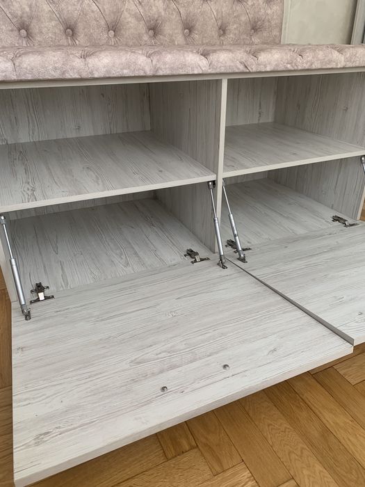 Вішалка нова