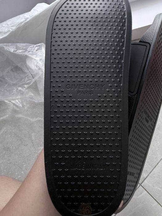 Тапки Givenchy.